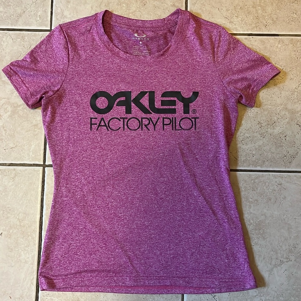 NEW Women’s Oakley Factory Pilot T-Shirt PINK Size SMALL